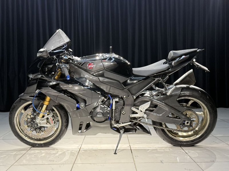 二手本田CBR 1000 RR-R