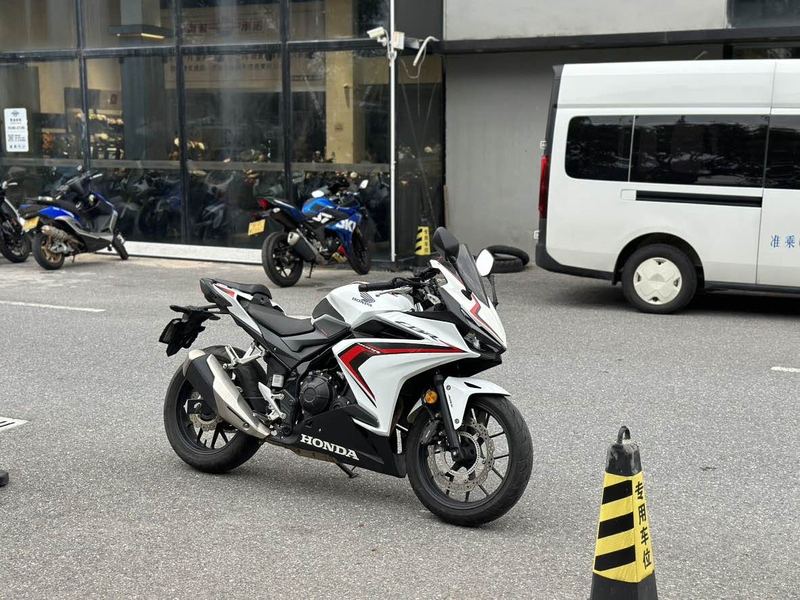 二手本田CBR400R