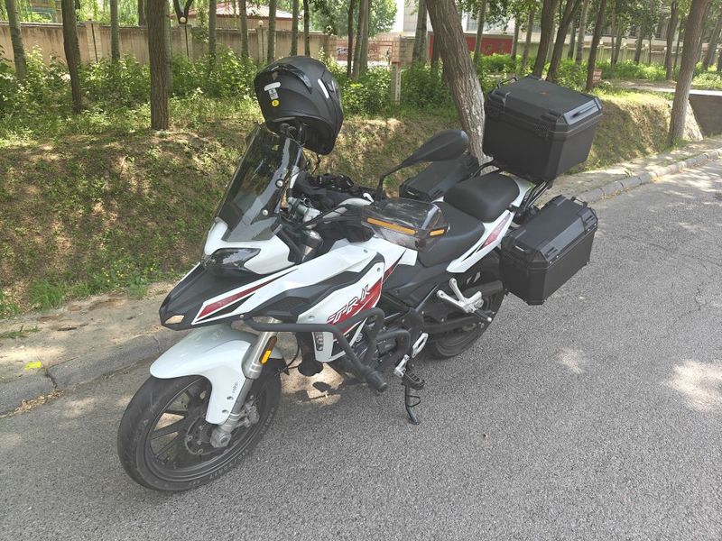 二手贝纳利金鹏 TRK251
