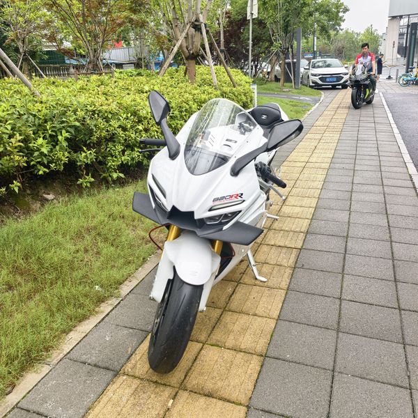 二手张雪机车820RR