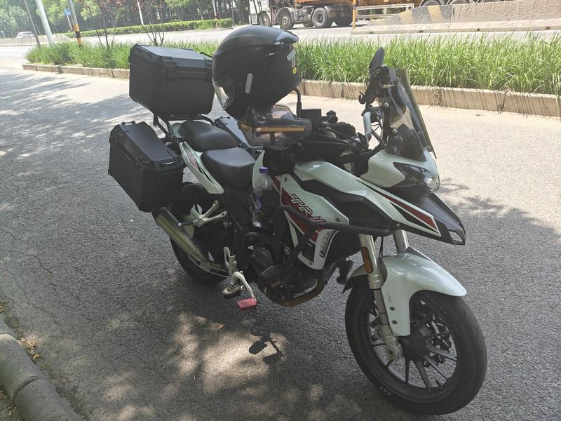 二手贝纳利金鹏 TRK251