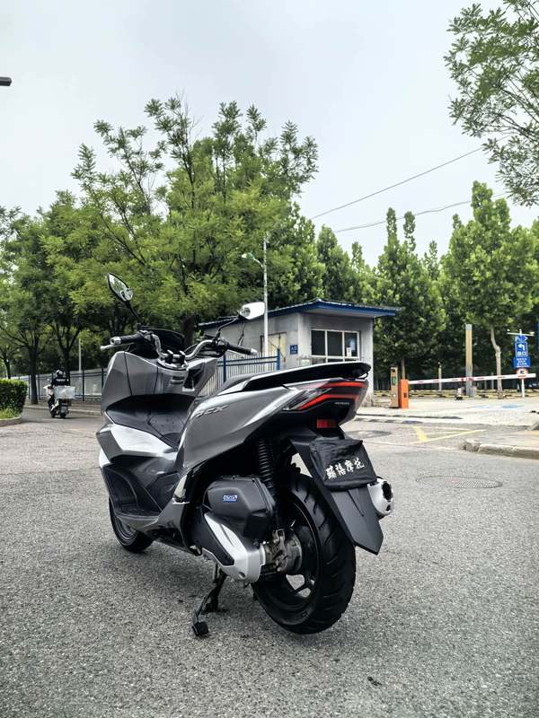 二手五羊本田PCX