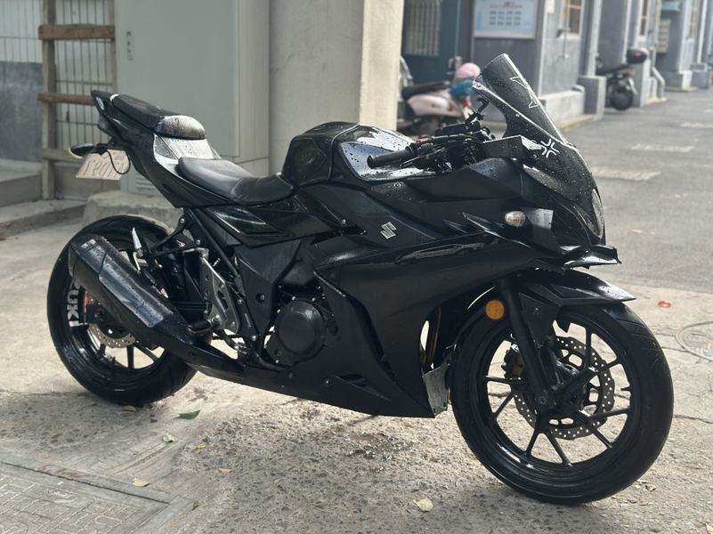 二手豪爵铃木GSX250R