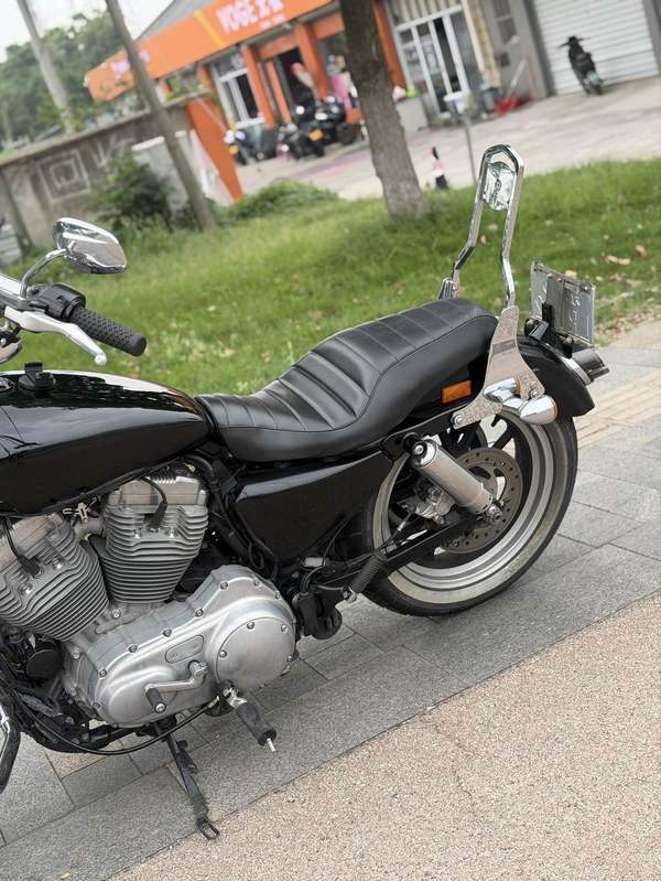二手哈雷戴维森883L SuperLow