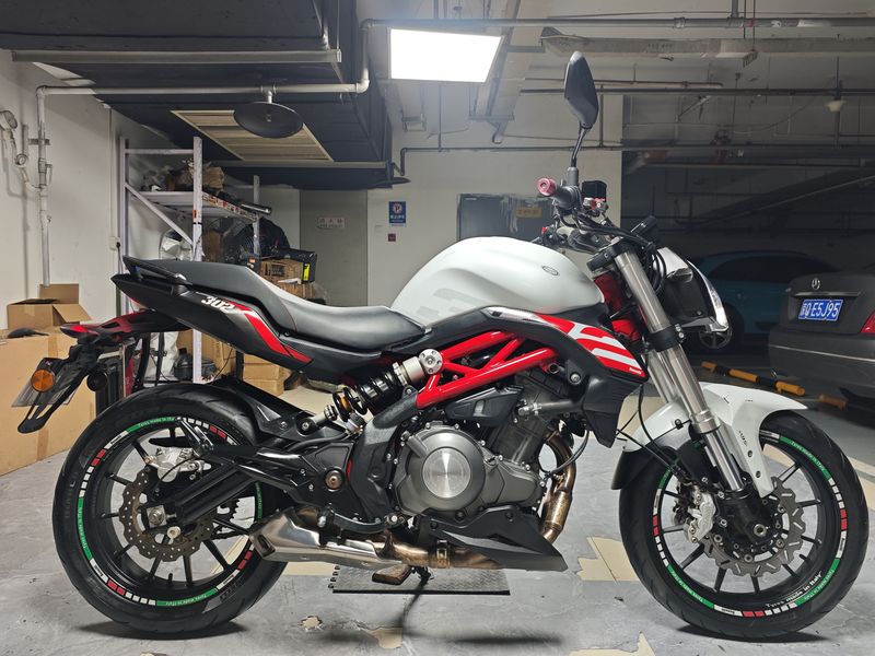 二手贝纳利蓝宝龙 BN302S