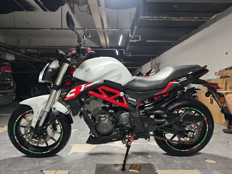二手贝纳利蓝宝龙 BN302S
