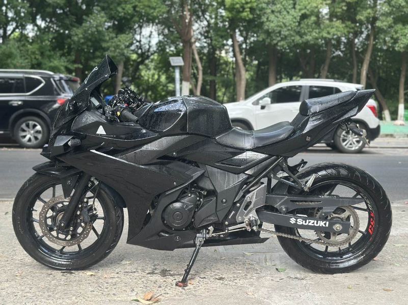二手豪爵铃木GSX250R