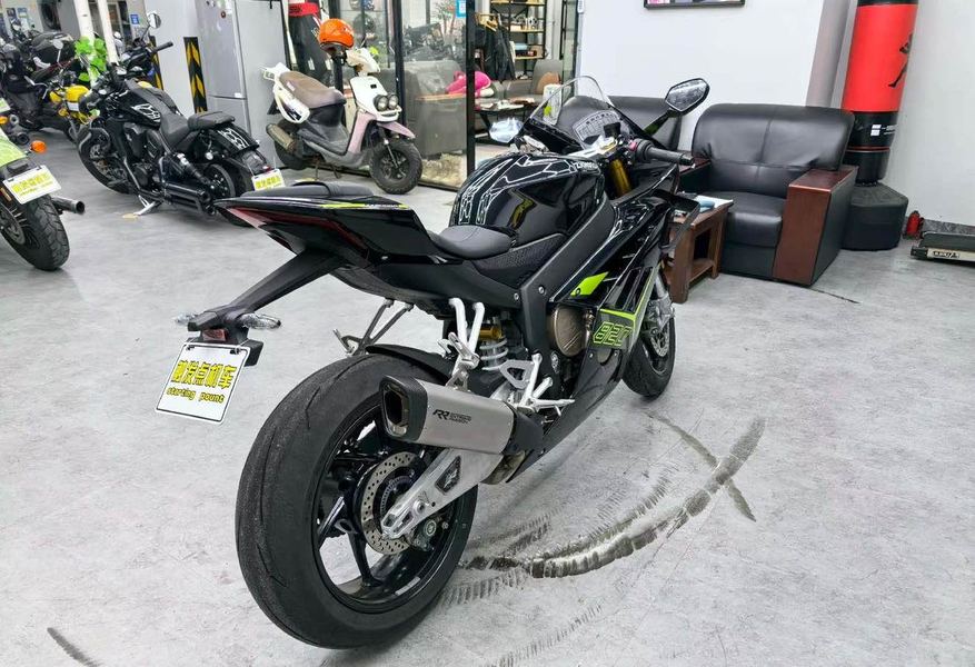 二手张雪机车820RR
