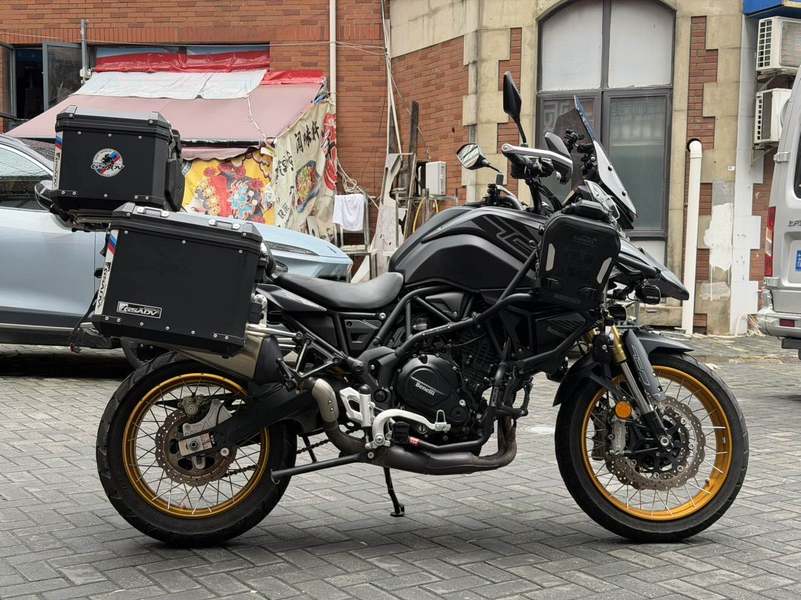 二手贝纳利TRK702
