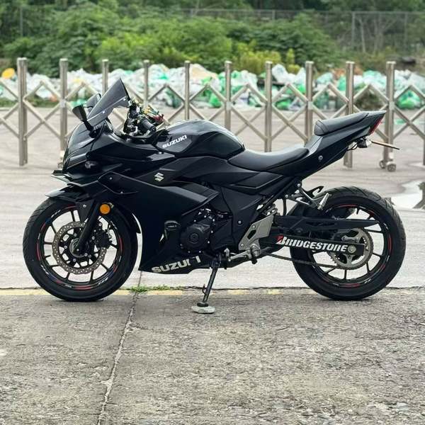 二手豪爵铃木GSX250R