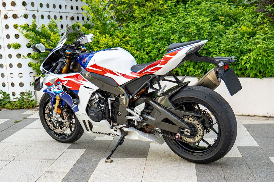 二手本田CBR 1000 RR-R