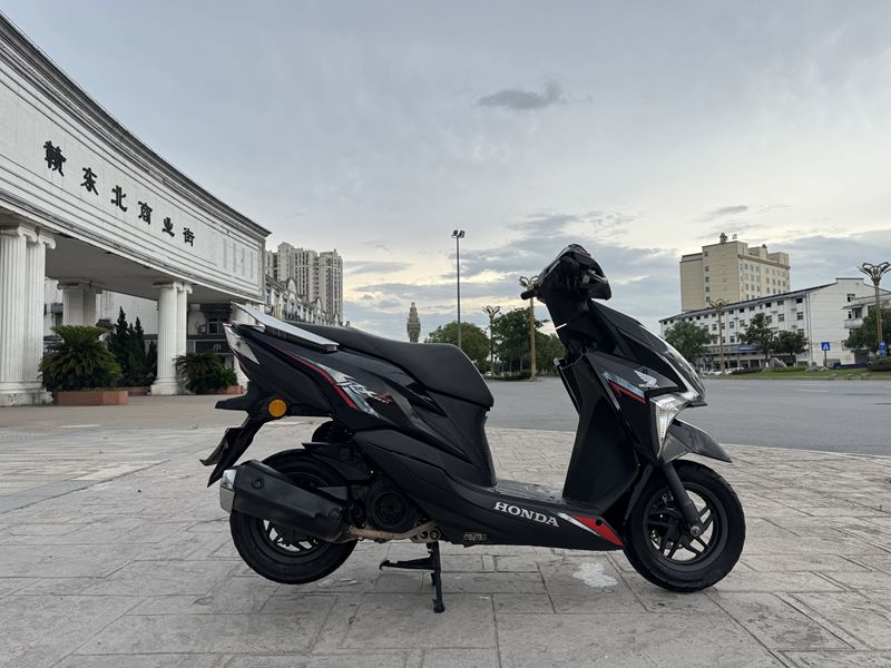 二手新大洲本田裂行 RX125Fi