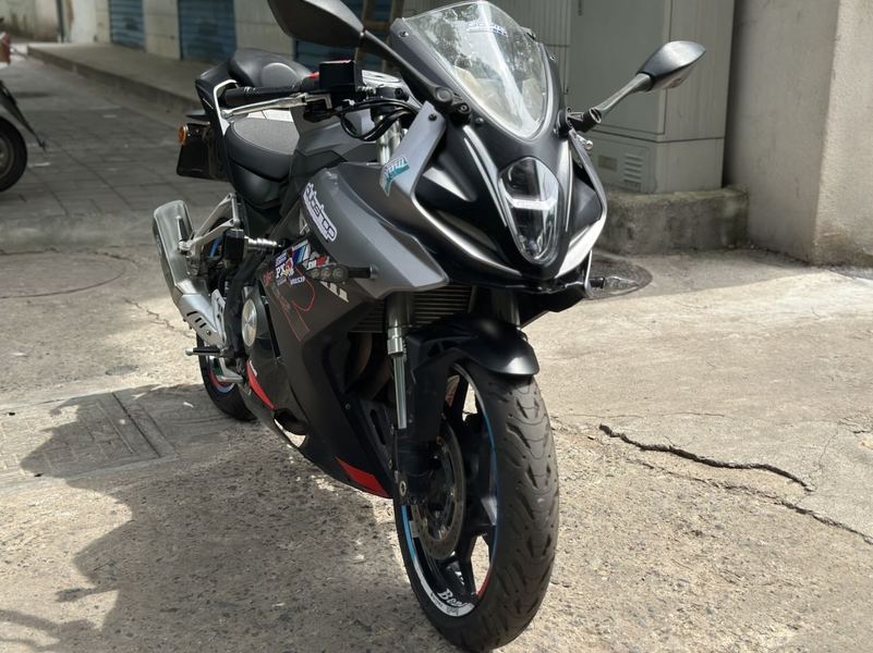 二手贝纳利龙卷风 Tornado 302R