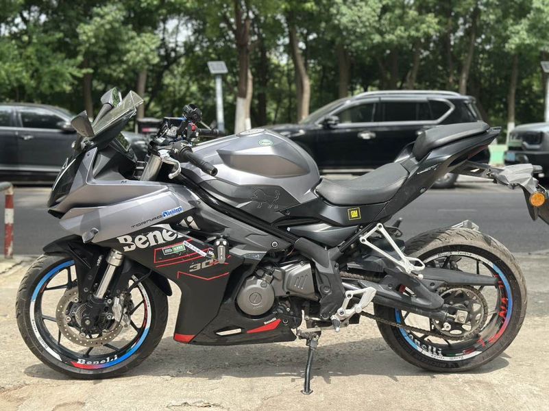 二手贝纳利龙卷风 Tornado 302R