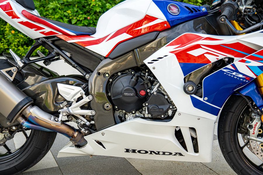 二手本田CBR 1000 RR-R