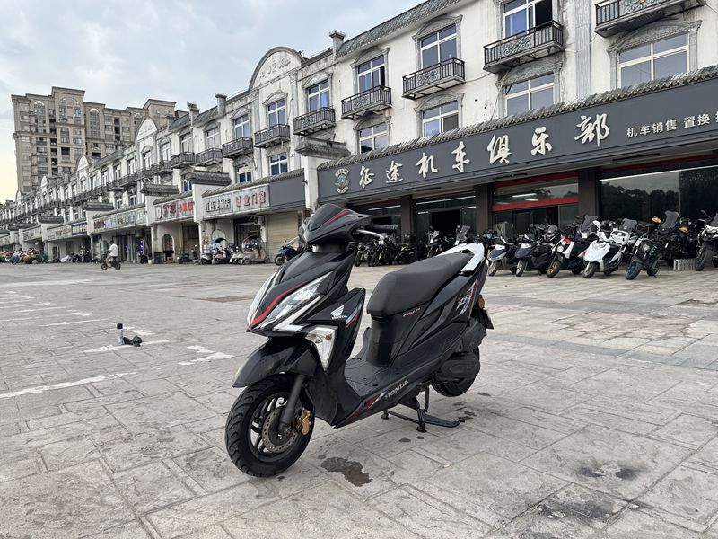 二手新大洲本田裂行 RX125Fi