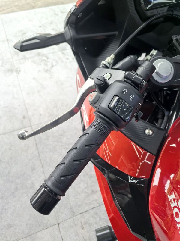 二手本田CBR400R
