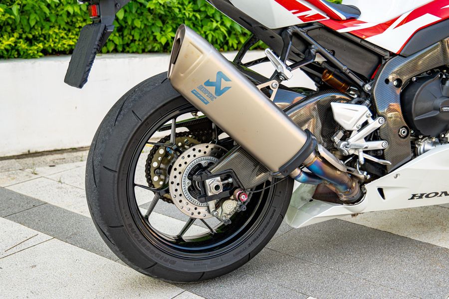 二手本田CBR 1000 RR-R