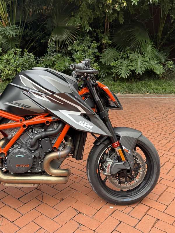 二手KTMR2R1290 Super Duke