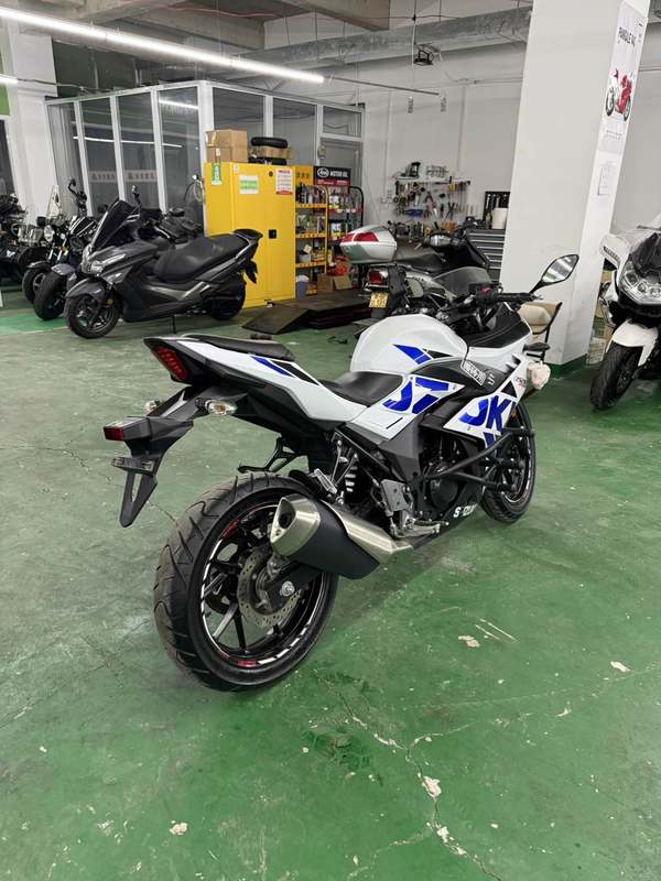 二手豪爵铃木GSX250R