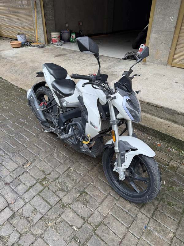 二手贝纳利小迅龙 BN150S