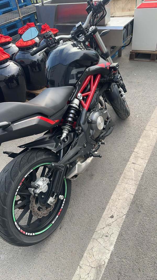 二手贝纳利蓝宝龙 BN302S