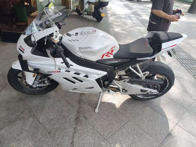 二手张雪机车820RR