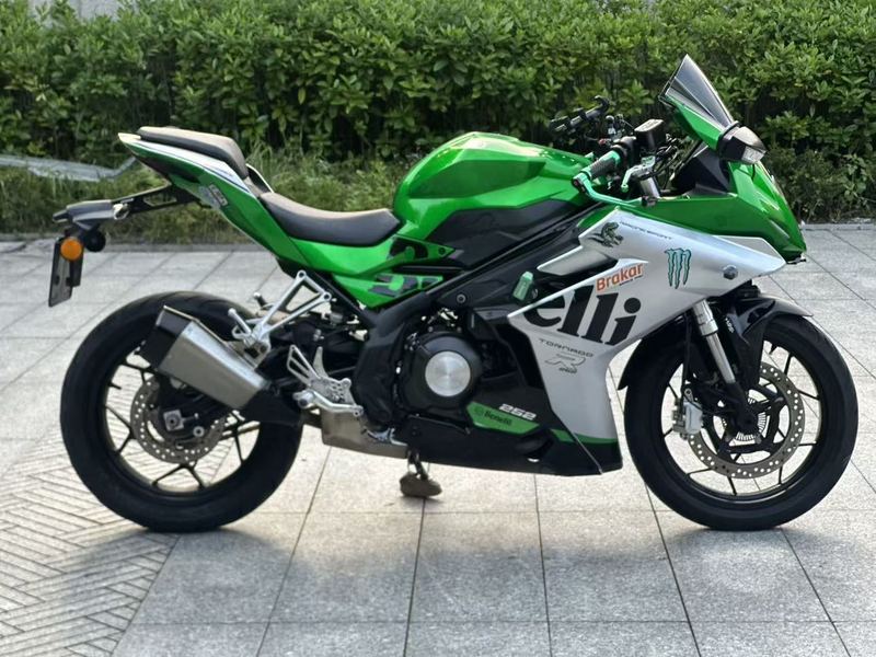 二手贝纳利龙卷风 Tornado 252R