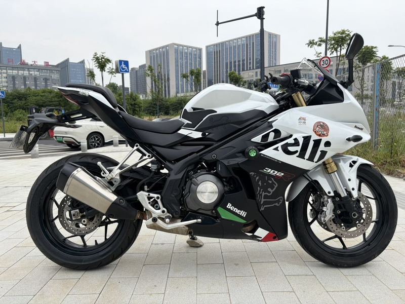 二手贝纳利龙卷风 Tornado 302R