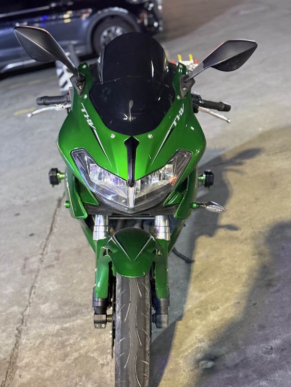 二手贝纳利龙卷风 Tornado 302R