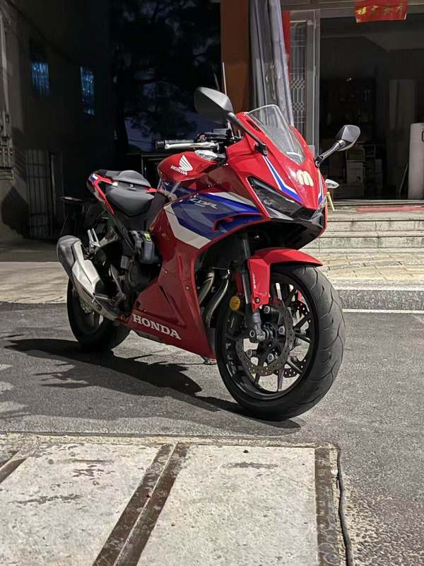 二手本田CBR400R