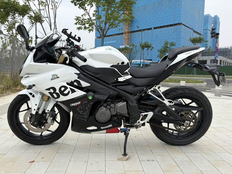 二手贝纳利龙卷风 Tornado 302R