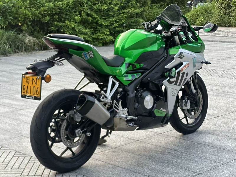 二手贝纳利龙卷风 Tornado 252R