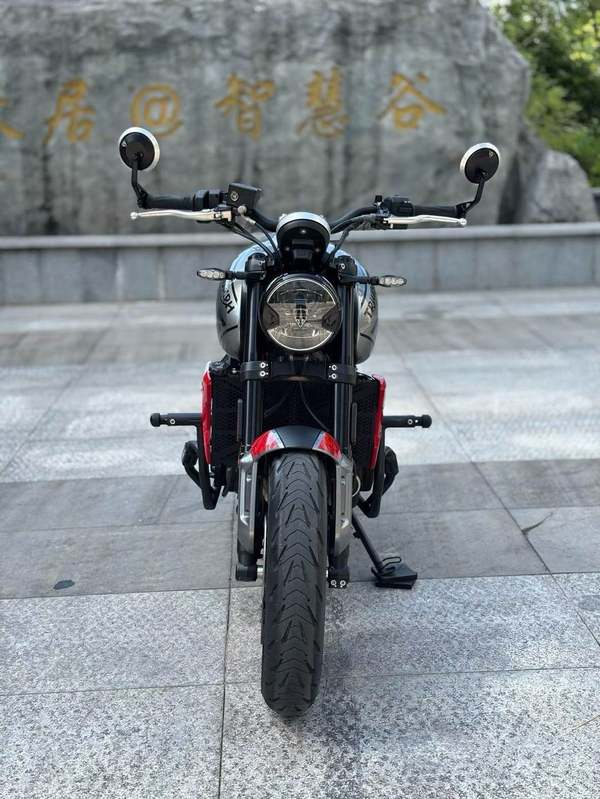 二手凯旋Trident 660
