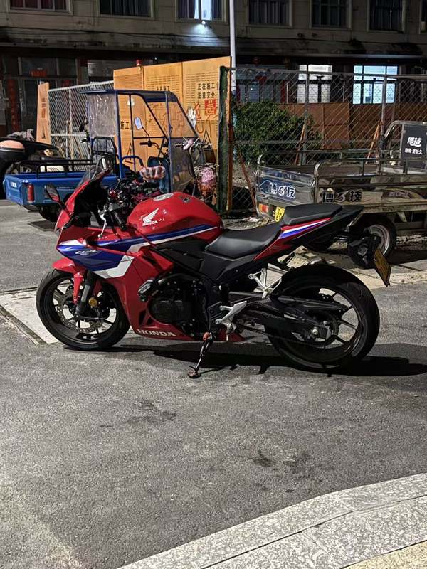 二手本田CBR400R