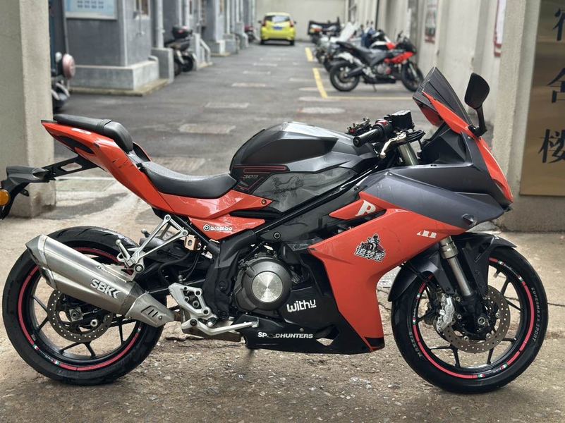 二手贝纳利龙卷风 Tornado 302R