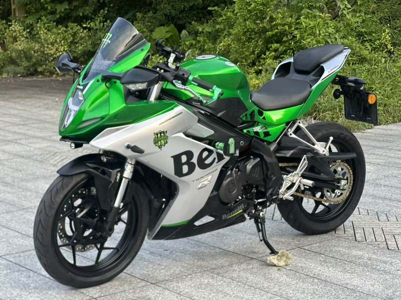 二手贝纳利龙卷风 Tornado 252R