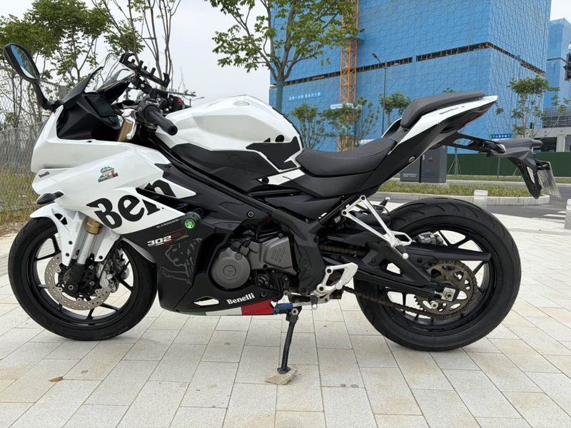 二手贝纳利龙卷风 Tornado 302R