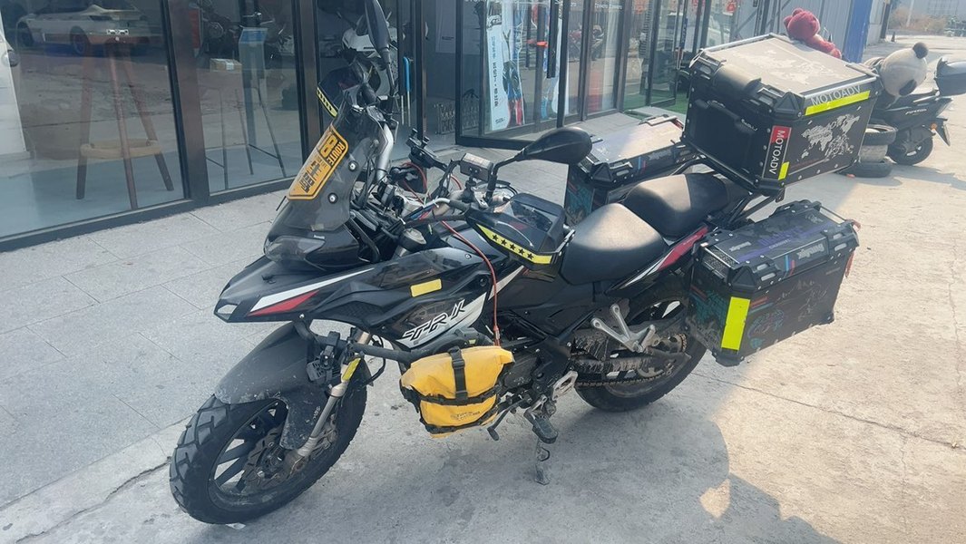 二手贝纳利金鹏 TRK251
