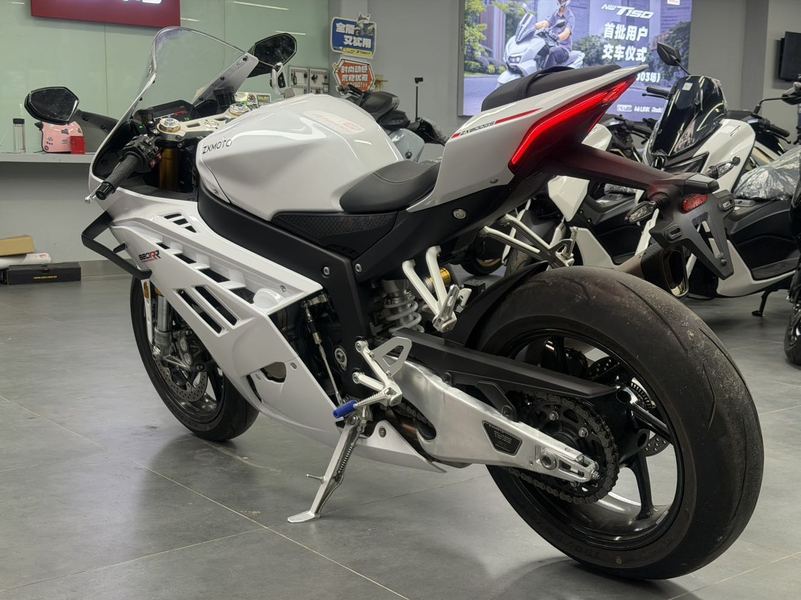 二手张雪机车820RR