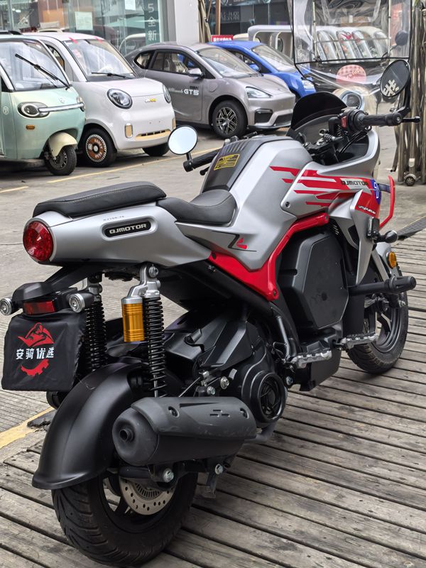 二手QJMOTOR小飞侠