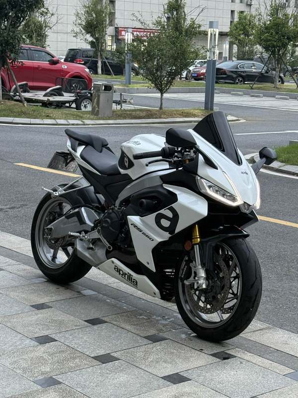 二手阿普利亚RS 660 