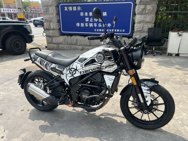 二手贝纳利幼狮 Leoncino 250