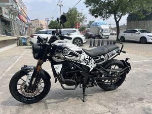 二手贝纳利幼狮 Leoncino 250