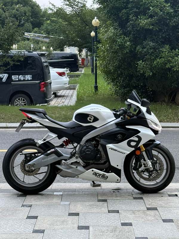 二手阿普利亚RS 660 
