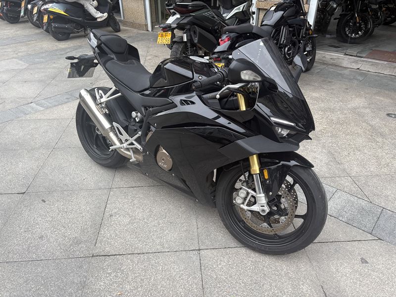 二手张雪机车500RR