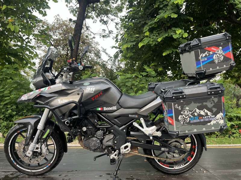 二手贝纳利金鹏 TRK251