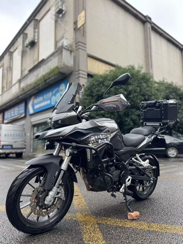 二手贝纳利金鹏 TRK251
