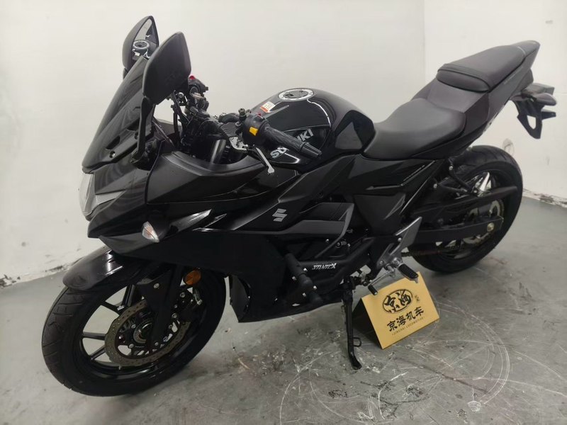 二手豪爵铃木GSX250R