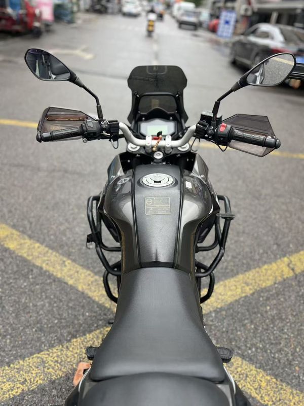 二手贝纳利金鹏 TRK251